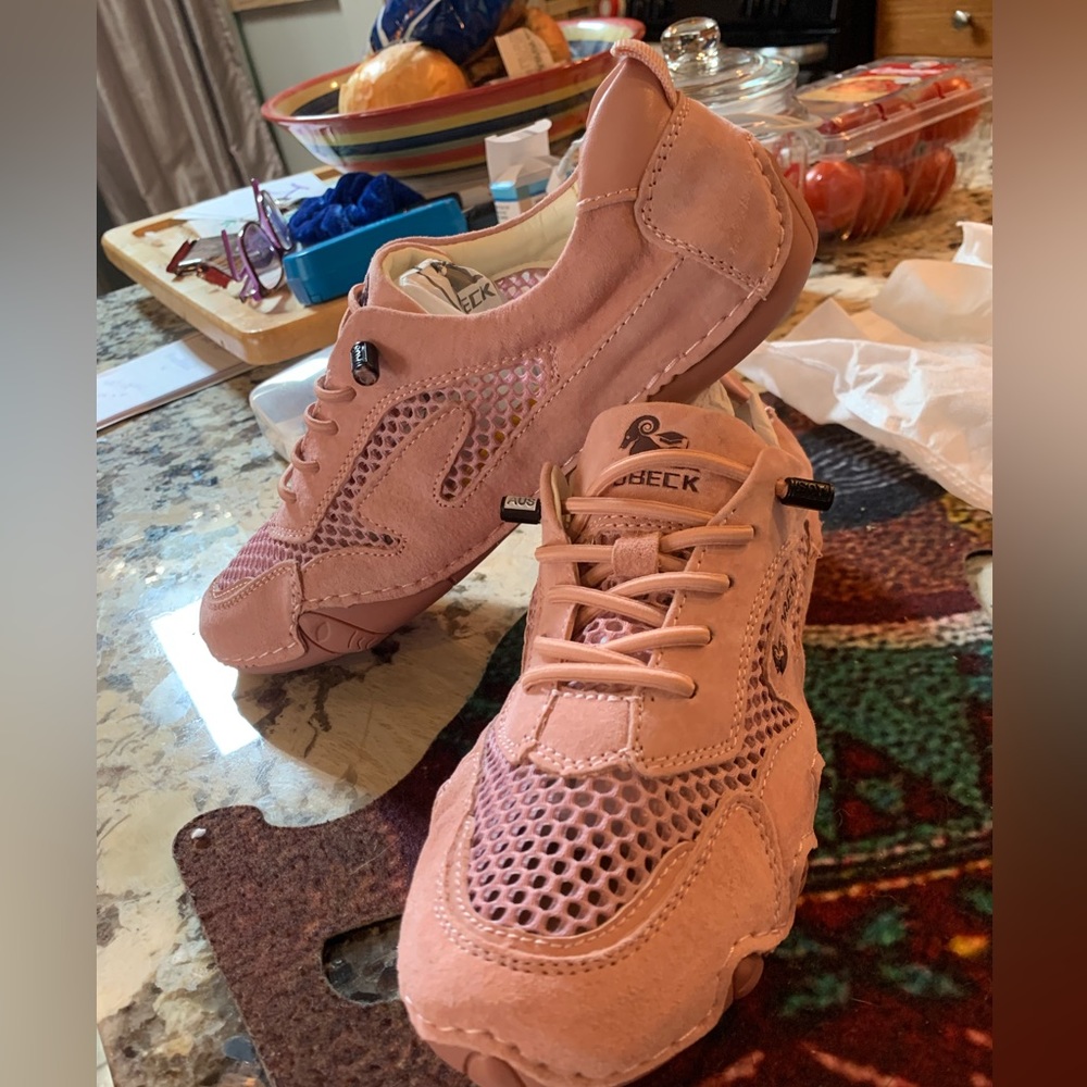 D beck light weight hiking sneaker